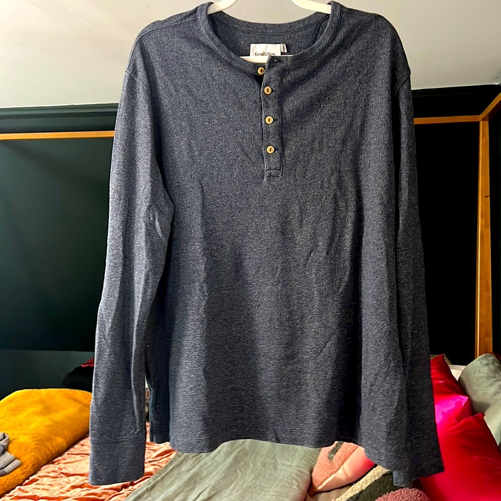 Men’s Navy Henley
